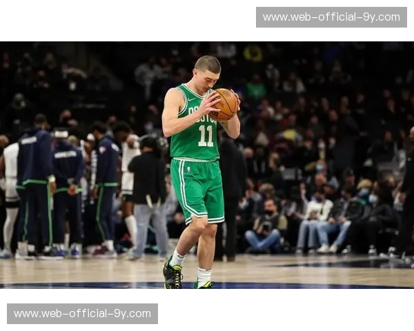 普理查德替补奇兵连中三分，绿军第三节拉开分差