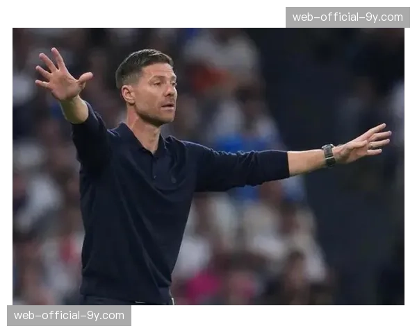 评论：哈维-阿隆索的3-4-3战术体系，是否为德甲带来了革命性变化？